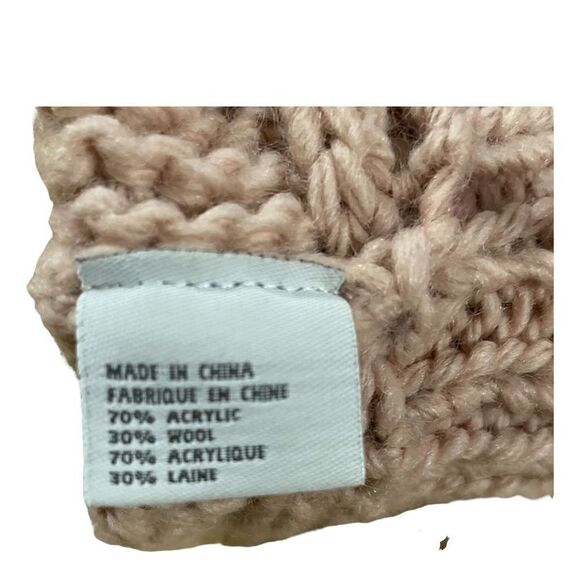 Cooperative ~ Blush Pink wool blend Beanie with Pompom - Picture 3 of 6